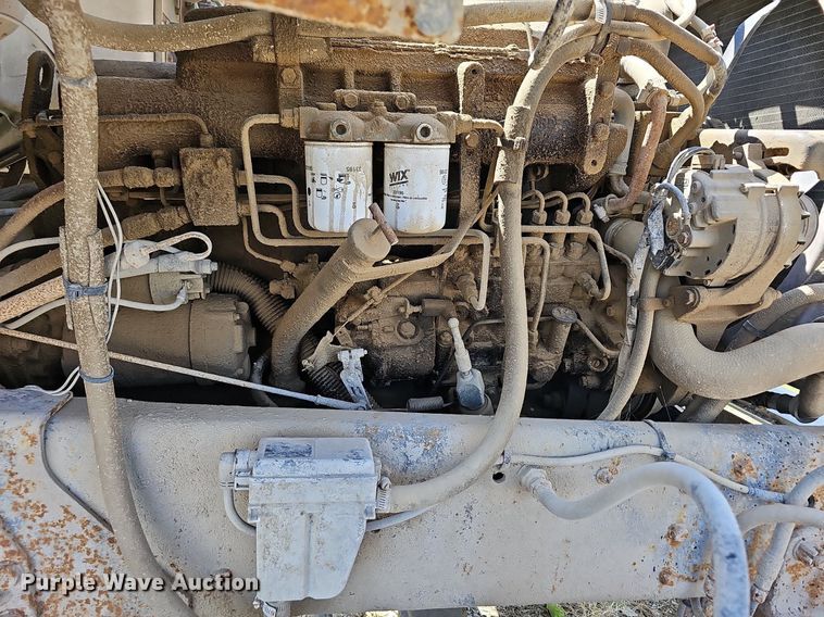 image for item LE9752 1988 Ford L8000  truck cab and chassis