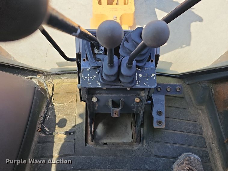 image for item LE9755 2002 Case 580M  backhoe