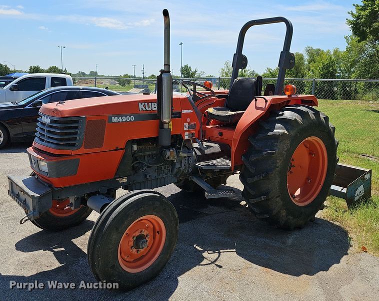 image for item LE9756 Kubota M4900  tractor