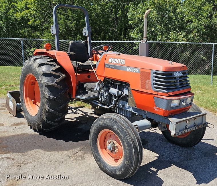 image for item LE9756 Kubota M4900  tractor