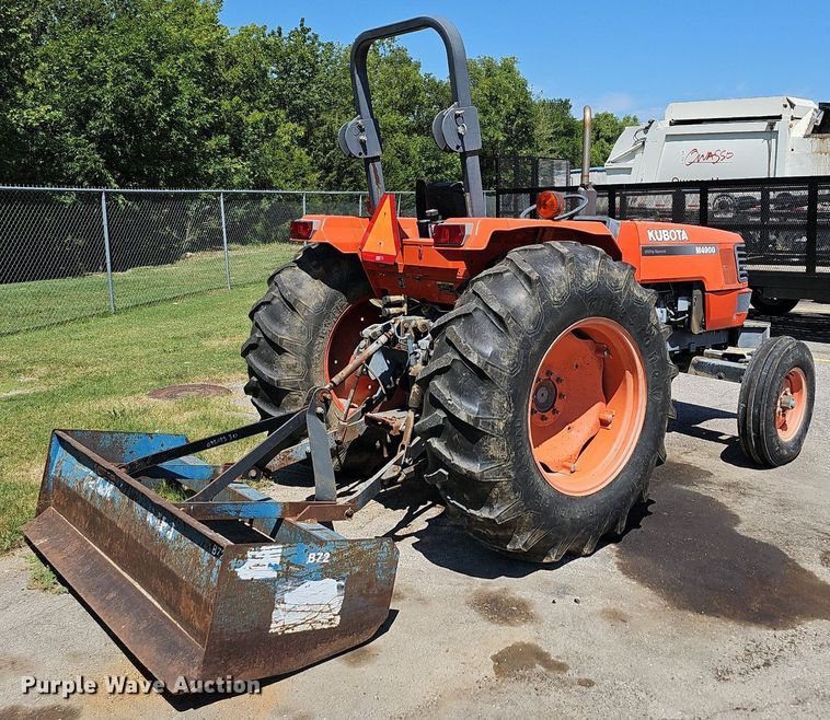 image for item LE9756 Kubota M4900  tractor