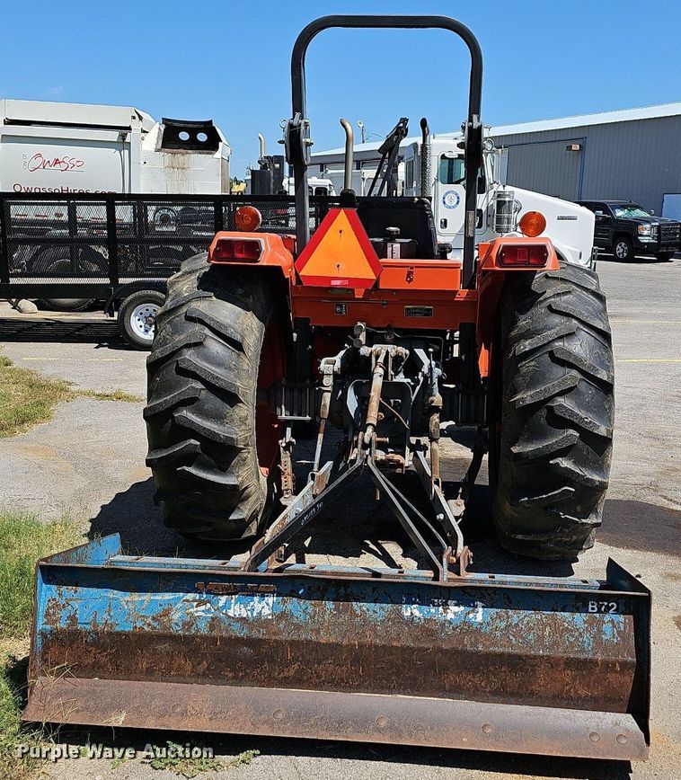 image for item LE9756 Kubota M4900  tractor