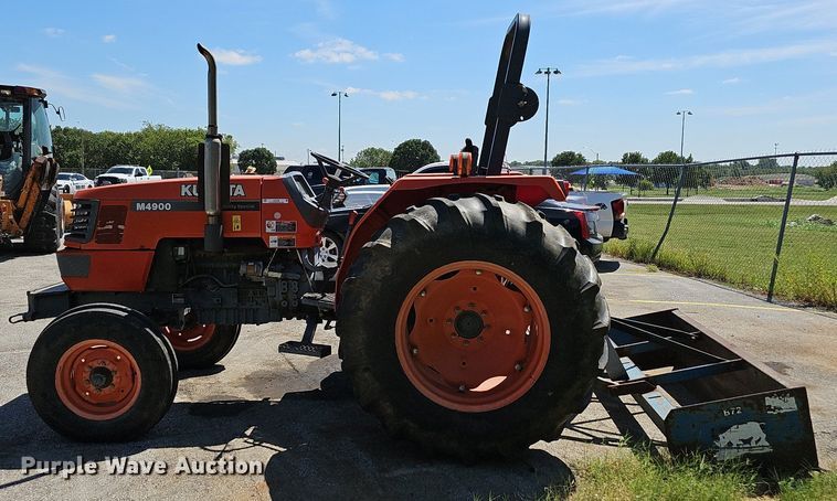 image for item LE9756 Kubota M4900  tractor