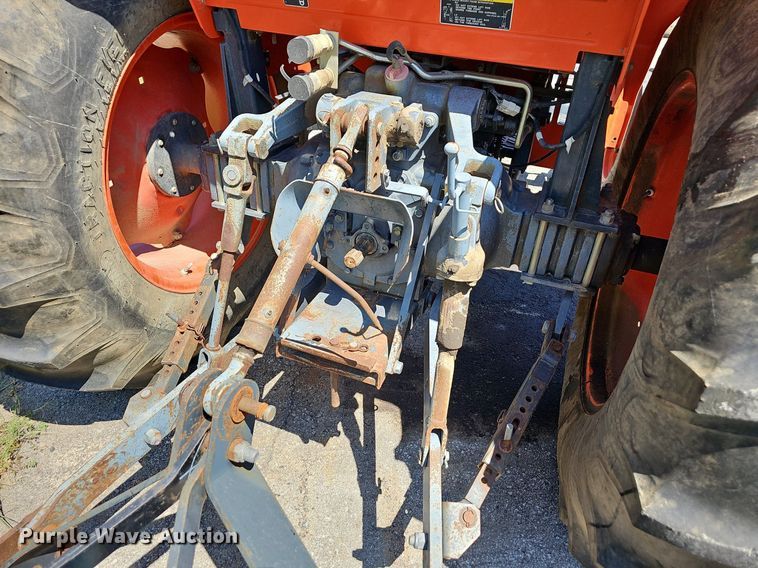 image for item LE9756 Kubota M4900  tractor