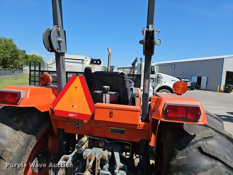 image for item LE9756 Kubota M4900  tractor