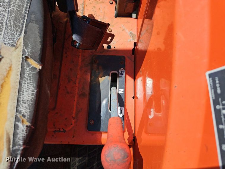 image for item LE9756 Kubota M4900  tractor