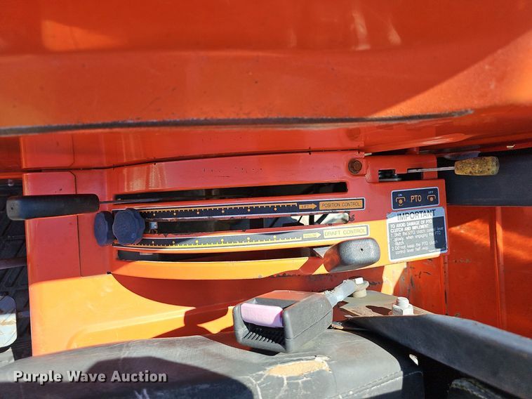 image for item LE9756 Kubota M4900  tractor