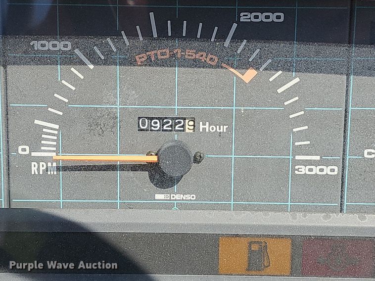 image for item LE9756 Kubota M4900  tractor