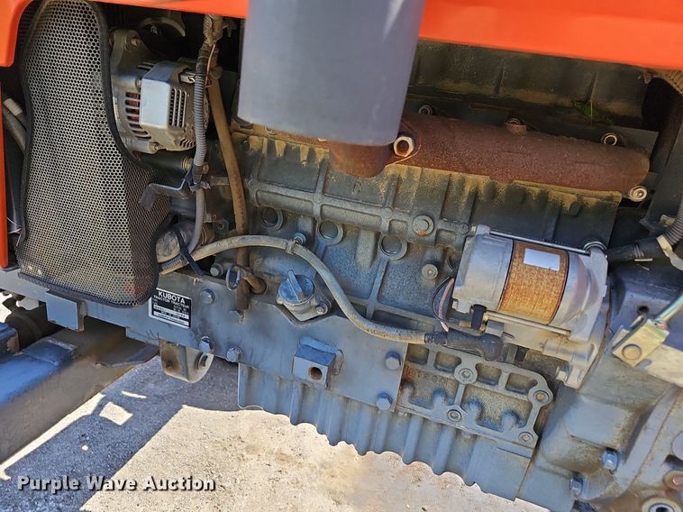 image for item LE9756 Kubota M4900  tractor