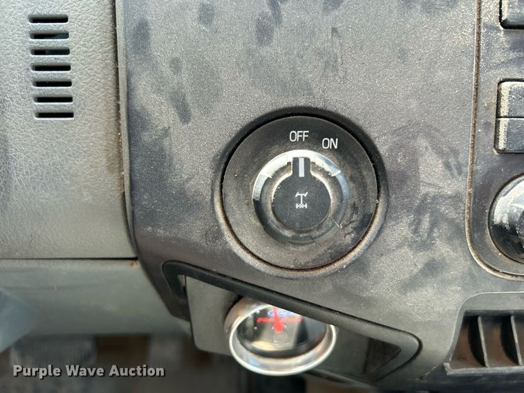 image for item LE9759 2012 Ford F350 Super Duty  SuperCab pickup truck