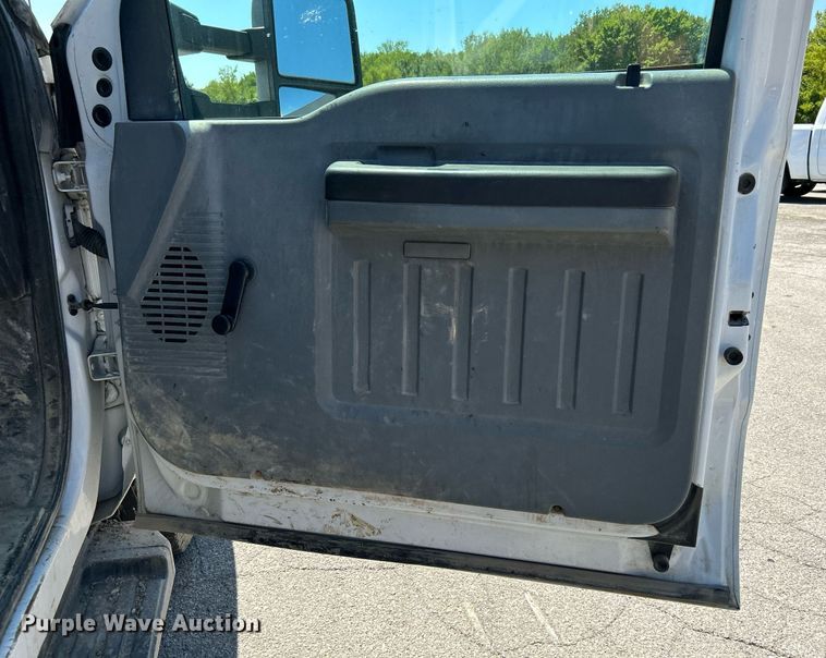 image for item LE9759 2012 Ford F350 Super Duty  SuperCab pickup truck