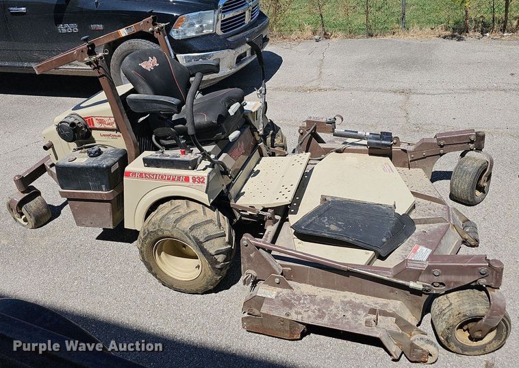 image for item LE9763 Grasshopper 932  ZTR lawn mower