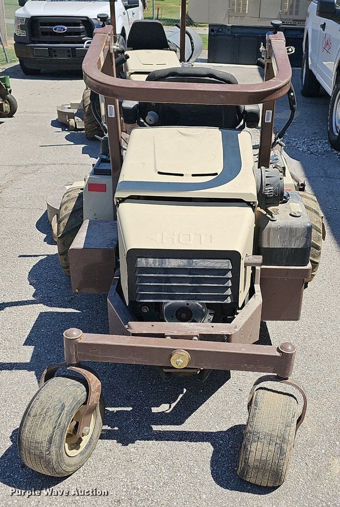 image for item LE9763 Grasshopper 932  ZTR lawn mower