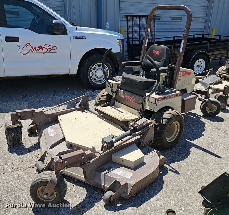 image for item LE9764 Grasshopper 932  ZTR lawn mower