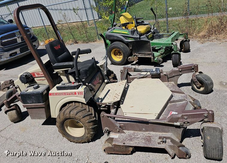 image for item LE9764 Grasshopper 932  ZTR lawn mower