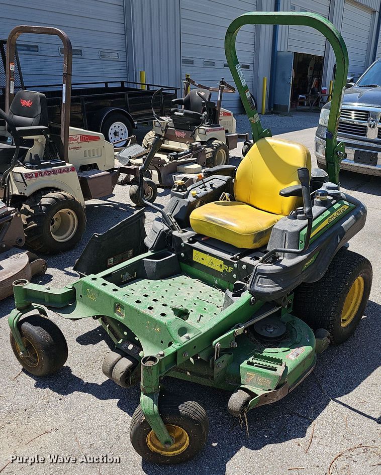 image for item LE9765 John Deere Z920R  ZTR lawn mower