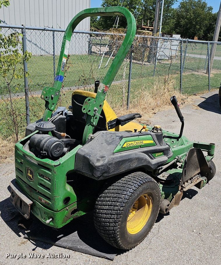 image for item LE9765 John Deere Z920R  ZTR lawn mower
