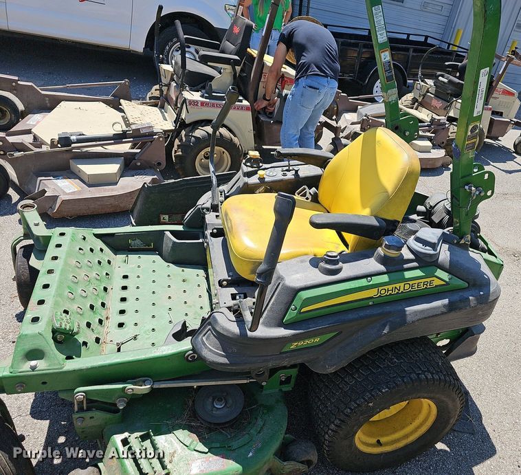 image for item LE9765 John Deere Z920R  ZTR lawn mower