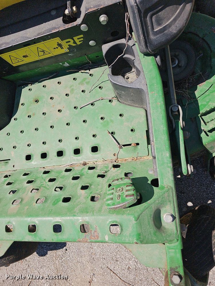 image for item LE9765 John Deere Z920R  ZTR lawn mower