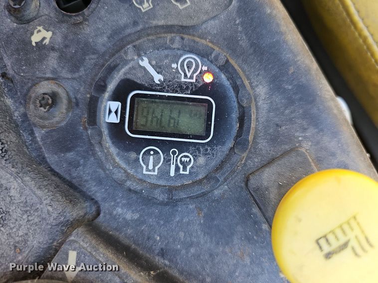 image for item LE9765 John Deere Z920R  ZTR lawn mower