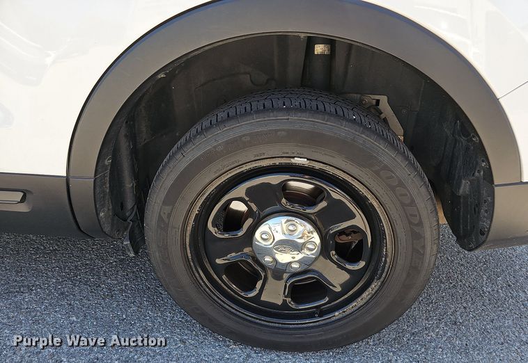 image for item LE9766 2016 Ford Explorer Police Interceptor  SUV