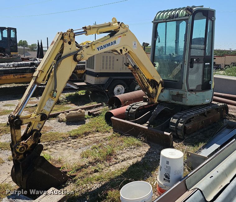 image for item LE9767 2005 Yanmar VI027-3  mini excavator