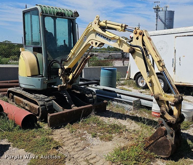 image for item LE9767 2005 Yanmar VI027-3  mini excavator