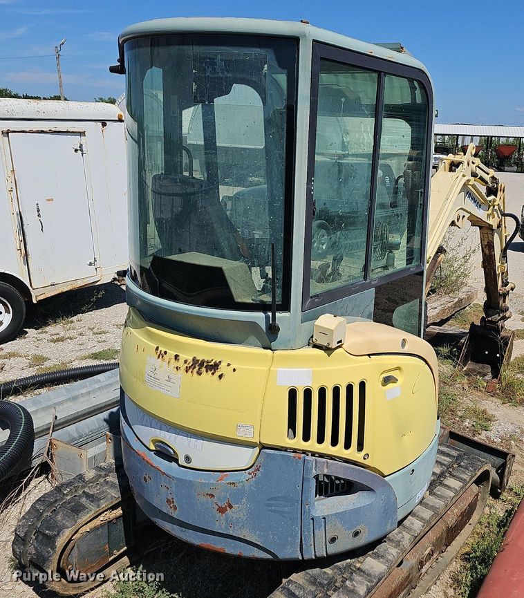 image for item LE9767 2005 Yanmar VI027-3  mini excavator