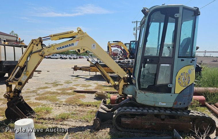 image for item LE9767 2005 Yanmar VI027-3  mini excavator