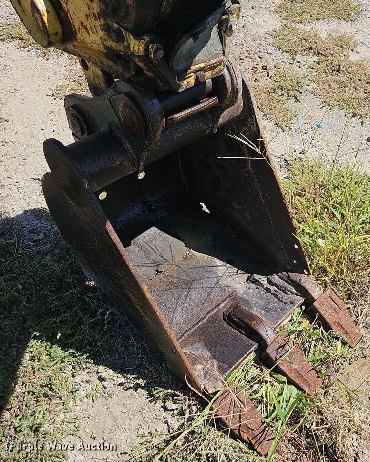 image for item LE9767 2005 Yanmar VI027-3  mini excavator