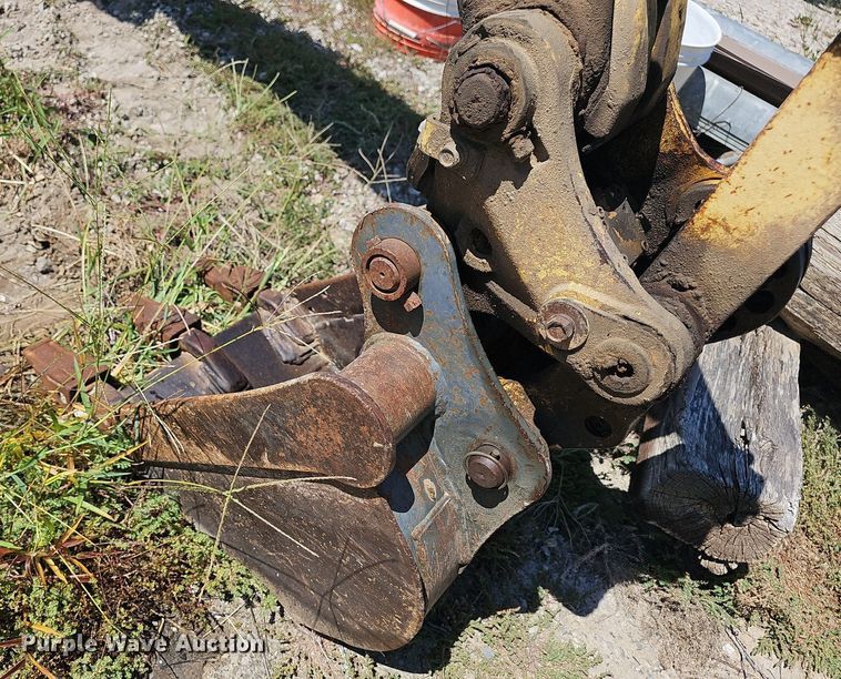 image for item LE9767 2005 Yanmar VI027-3  mini excavator