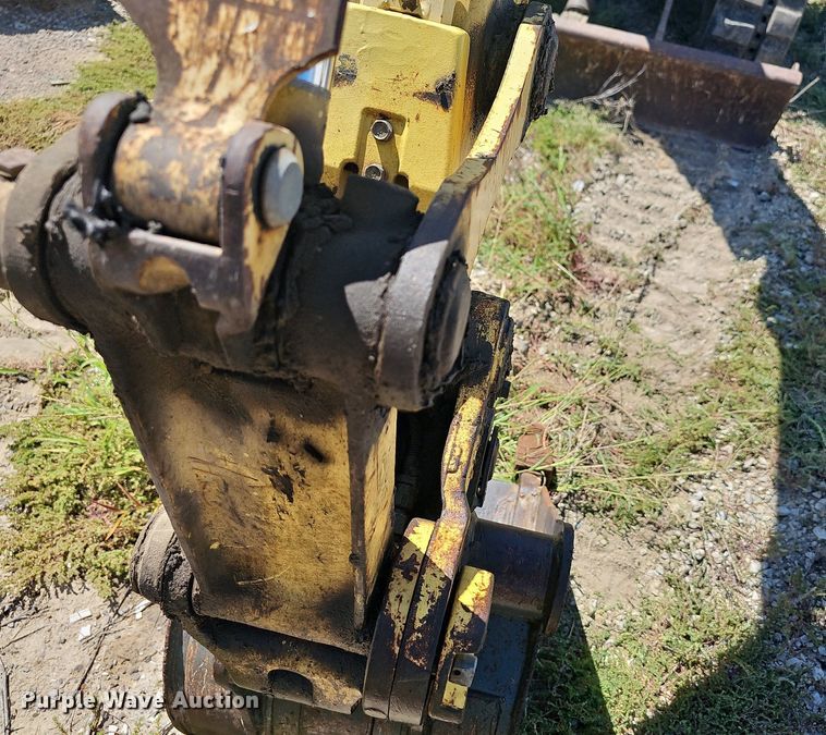 image for item LE9767 2005 Yanmar VI027-3  mini excavator