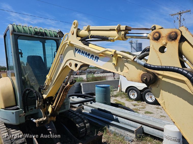 image for item LE9767 2005 Yanmar VI027-3  mini excavator