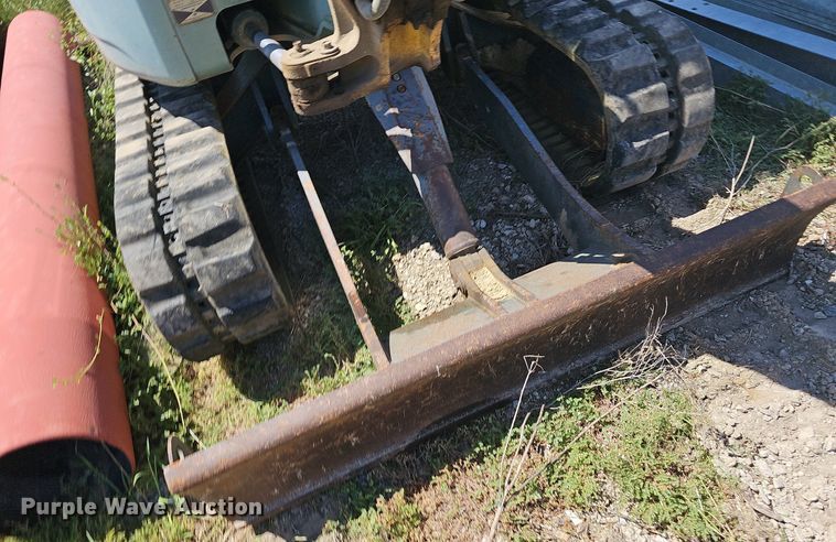 image for item LE9767 2005 Yanmar VI027-3  mini excavator