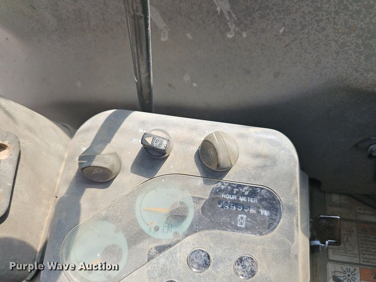 image for item LE9767 2005 Yanmar VI027-3  mini excavator