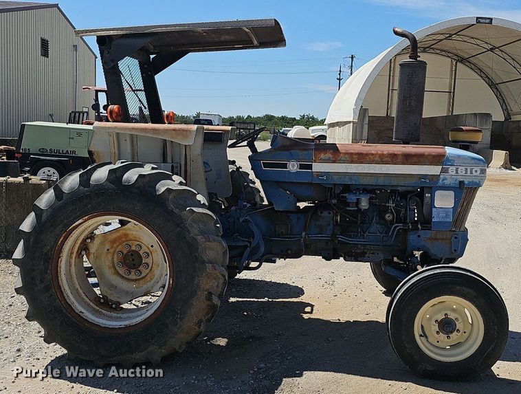 image for item LE9768 1988 Ford 6610  tractor