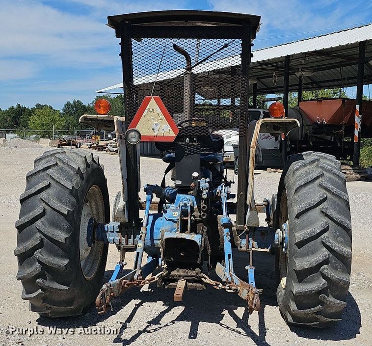 image for item LE9768 1988 Ford 6610  tractor