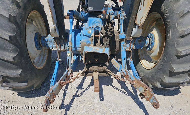 image for item LE9768 1988 Ford 6610  tractor