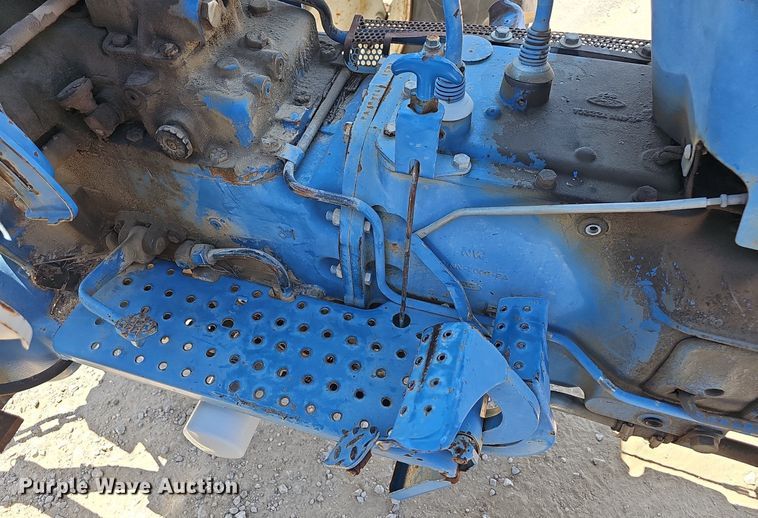 image for item LE9768 1988 Ford 6610  tractor