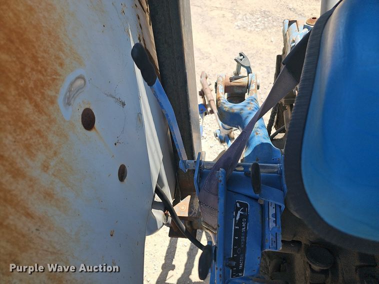 image for item LE9768 1988 Ford 6610  tractor