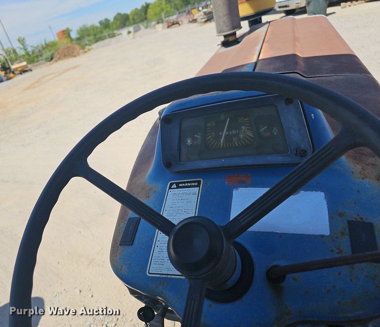 image for item LE9768 1988 Ford 6610  tractor