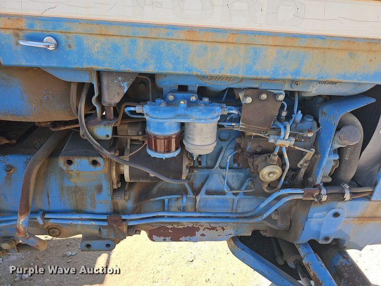 image for item LE9768 1988 Ford 6610  tractor