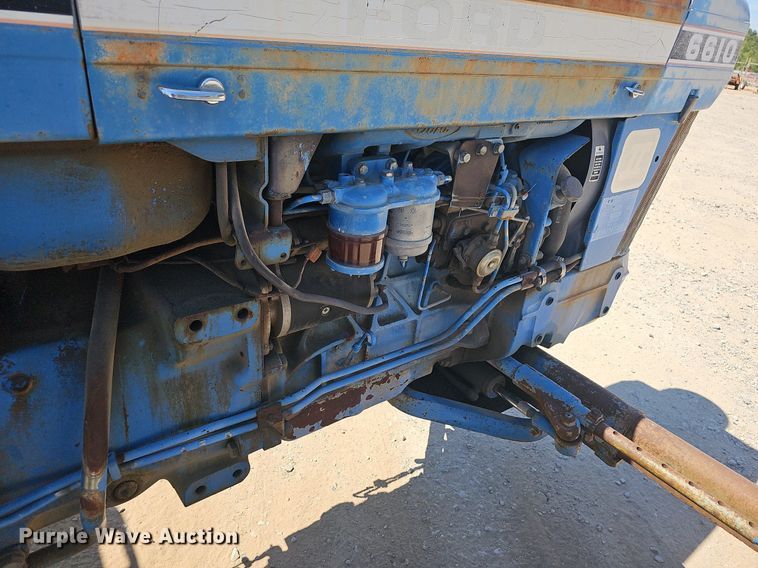 image for item LE9768 1988 Ford 6610  tractor