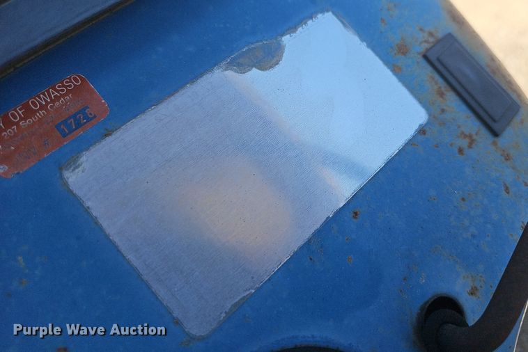 image for item LE9768 1988 Ford 6610  tractor