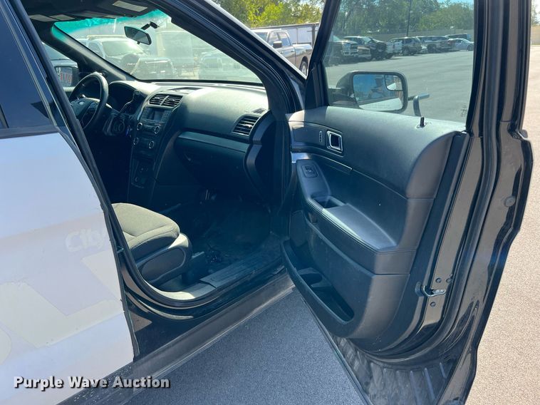 image for item LF9450 2016 Ford Explorer Police Interceptor  SUV