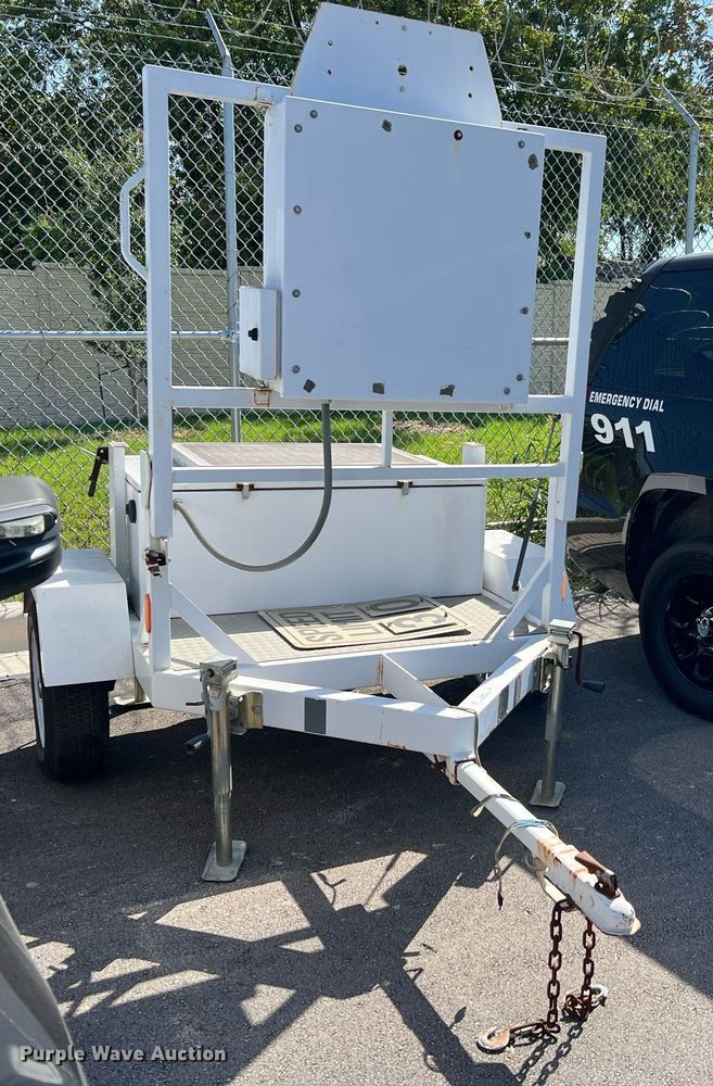 image for item LF9451 2007 B&W  radar trailer