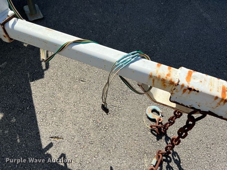 image for item LF9451 2007 B&W  radar trailer