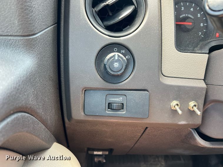 image for item LF9455 2010 Ford F150 XL  pickup truck