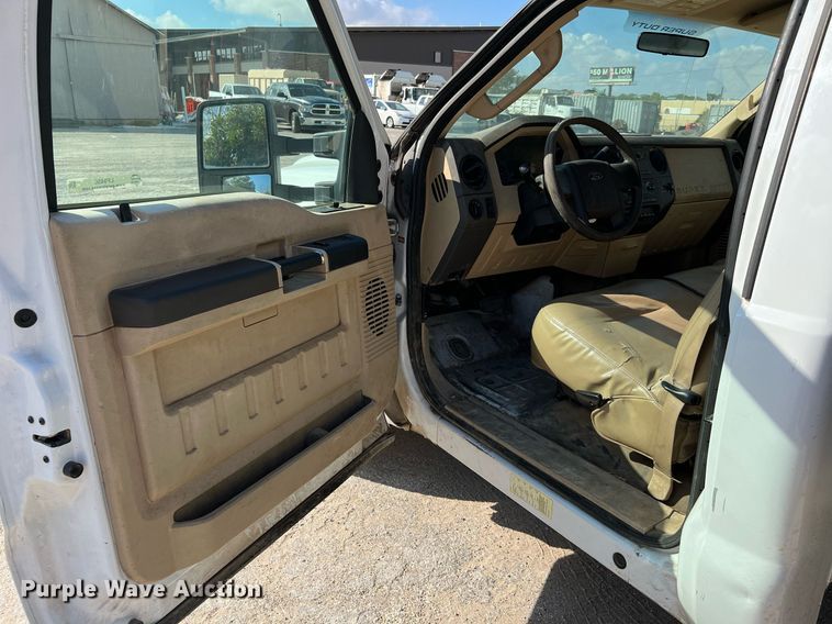 image for item LF9456 2008 Ford F350 Super Duty XL  dump bed pickup truck