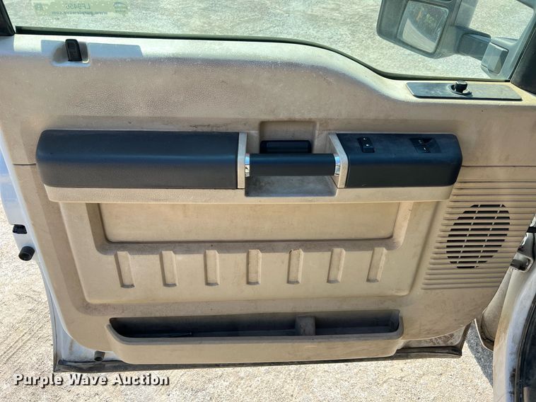 image for item LF9456 2008 Ford F350 Super Duty XL  dump bed pickup truck